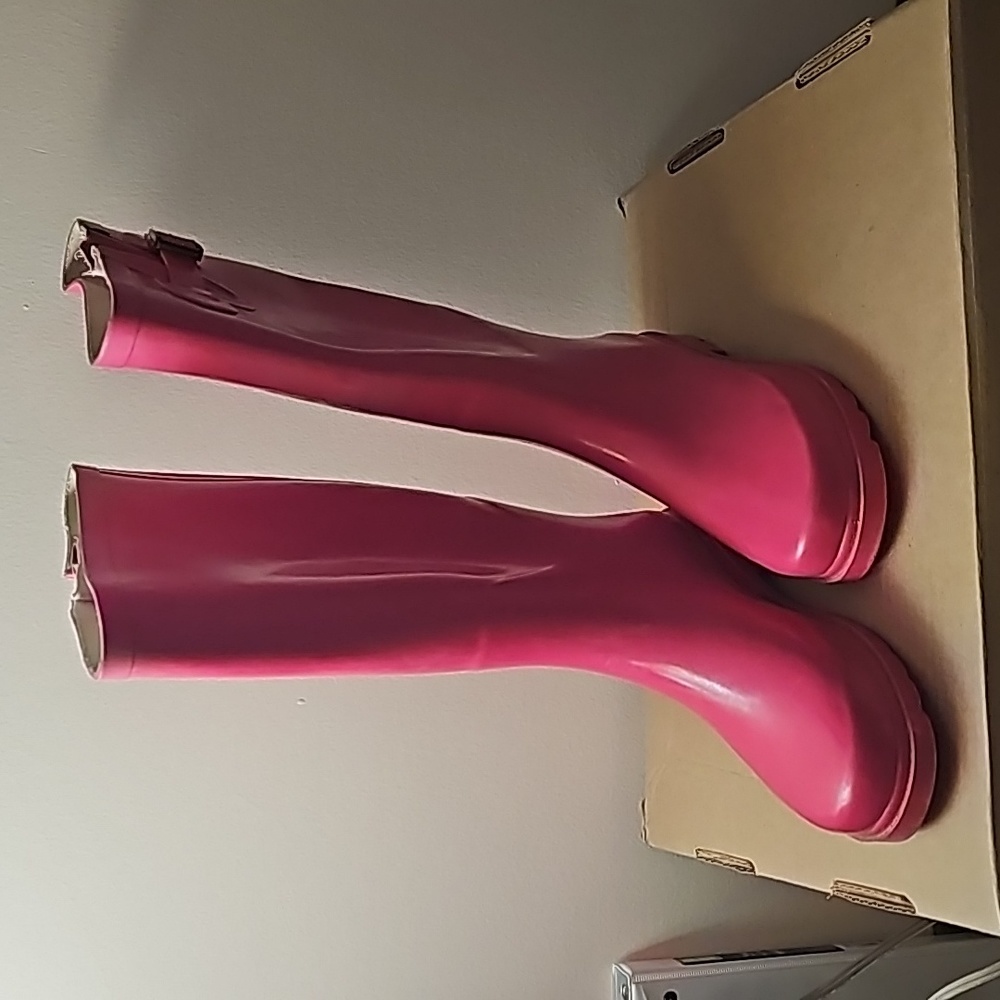 Hot pink womens rain boots size 9